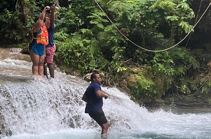 Dunns River Falls and Zipline Adventure from Kingston - How the Kingston transport affects the value