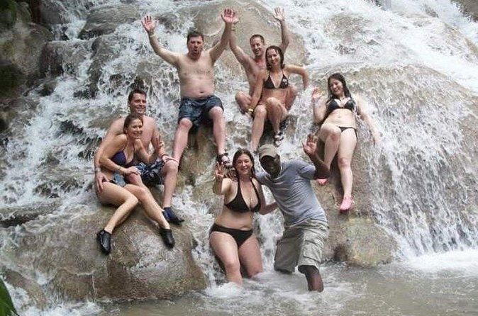 Dunns River Falls from Ocho Rios - Getting your passes and walking to the guide station