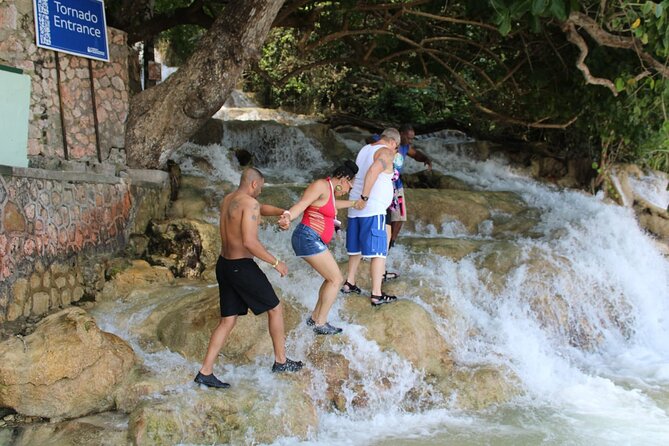 Dunns River Falls Half Day Private Tour Including Entry Fee. - What the 90-minute climb is really like
