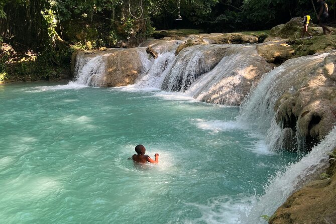 Exotic Blue Hole and Native Tour - Who Will Enjoy This Blue Hole Day?
