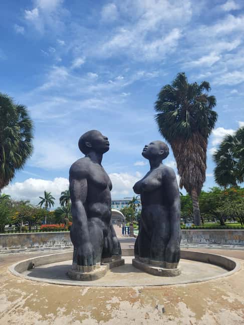 Explore Downtown Kingston and New Kingston: - Why the Guide Matters on a Short City Tour