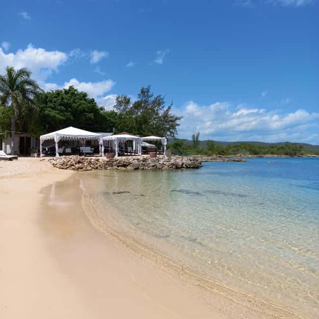 Falmouth: Bamboo Beach Break - Arriving from Falmouth by hotel shuttle