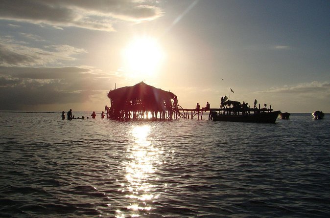 Floyd's Pelican Bar [Private Transportation] - Two hours at the wooden bar