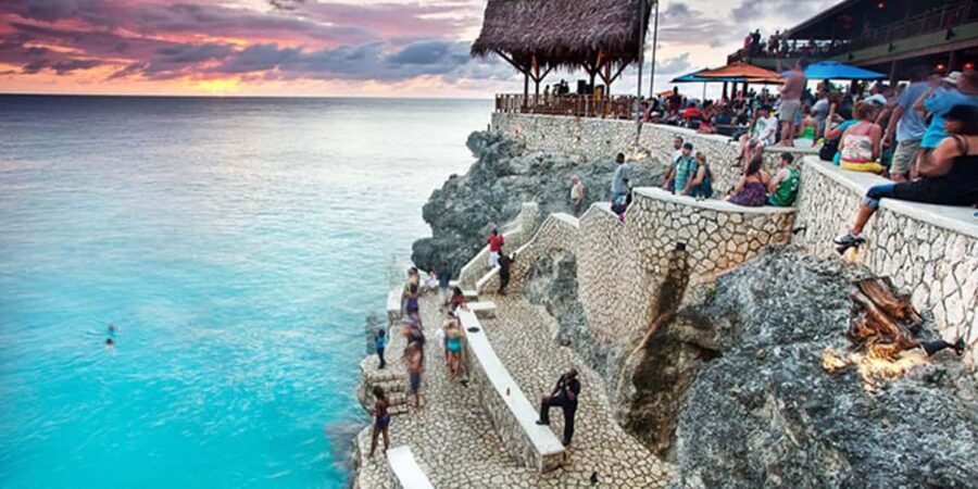 From Montego Bay: Negril 7 Mile Private Beach Tour - Rick’s Cafe and Jamaica’s famous cliff divers