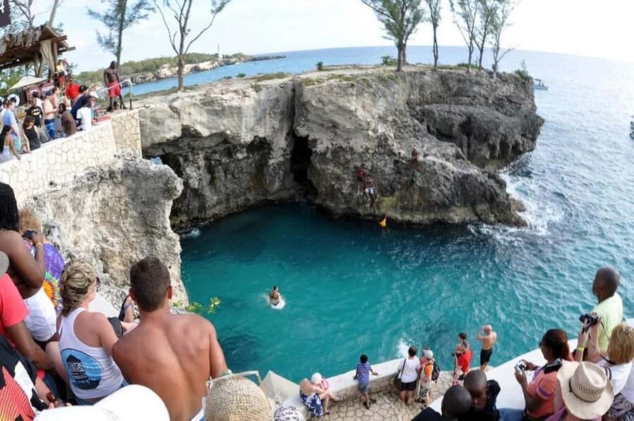 From Montego Bay: Negril Day Trip and Rick's Café Sunset - Who should book this Negril outing