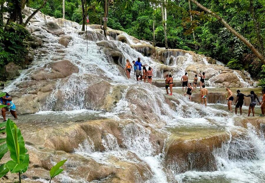 From Ocho Rios / Runaway Bay: Day Trip to Dunn's River Falls - From Ocho Rios to the falls