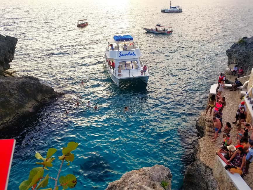 From Runaway Bay: Negril Beach and Rick's Cafe Trip by Van - Key points to know before booking
