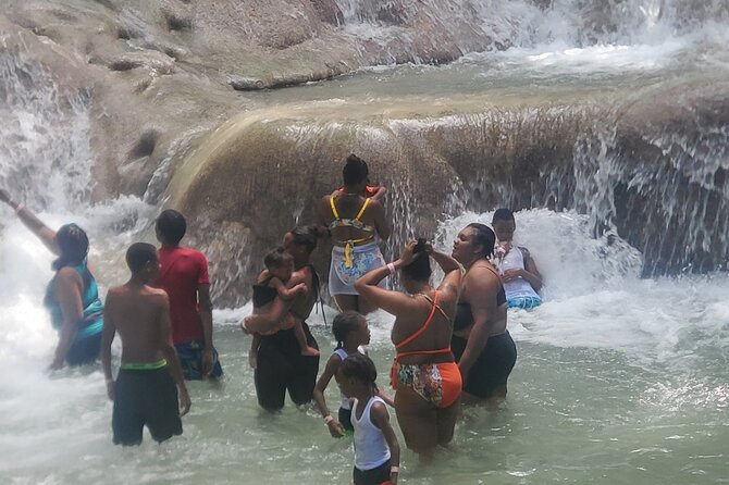 Full-Day Guided Tour to Dunns River Falls & shopping with lunch - Lunch and shopping without overloading the schedule