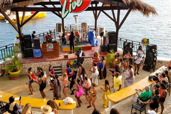 FullDay at Margaritaville 7Mile Beach & Rick's Cafe in Negril - Rick’s Café and the famous cliff jumps