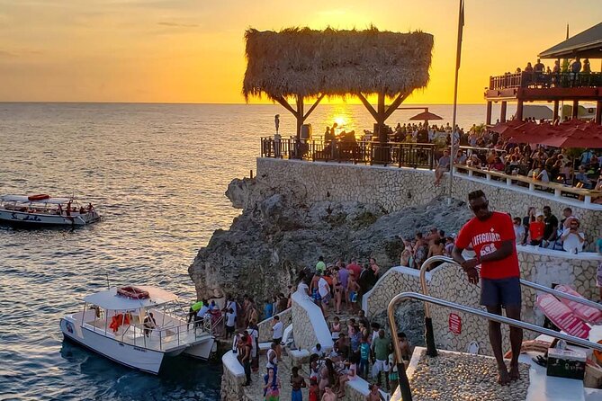 FullDay at Margaritaville 7Mile Beach & Rick's Cafe in Negril - Who will enjoy this day most?