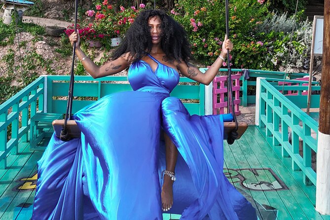 Giant Bali Inspired Swing - Meeting the Taylor Jamaica Tours team in Ocho Rios
