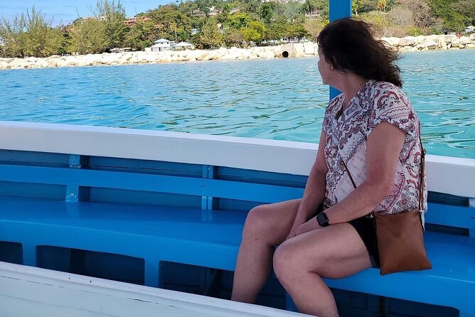 Glass bottom Boat Tour and Snorkeling Experience in Montego Bay - Arriving at Doctor’s Cave Beach