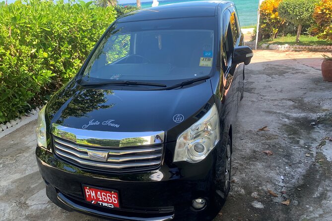 Grand Palladium Private Transfer - Leaving Sangster Airport for Lucea