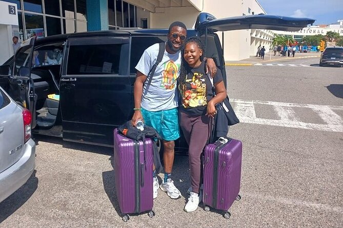 Grand Palladium Private Transfers from MBJ Airport - What the driver service adds