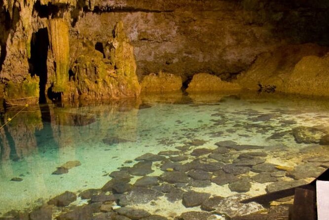 Green Grotto Caves and Dunn’s river falls combine tour from Montego Bay - Two very different sides of Jamaica