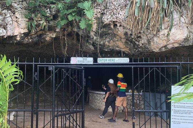 Green Grotto Caves from Montego Bay - A guide-led visit with room for questions