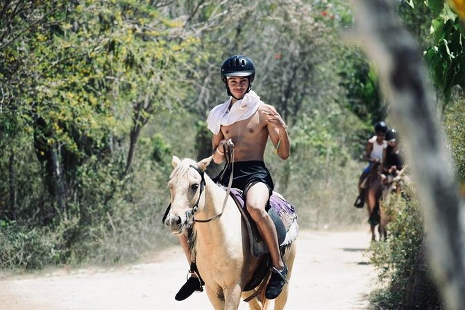 Horseback Ride and Catamaran Cruise Experience - Is this a good family activity?