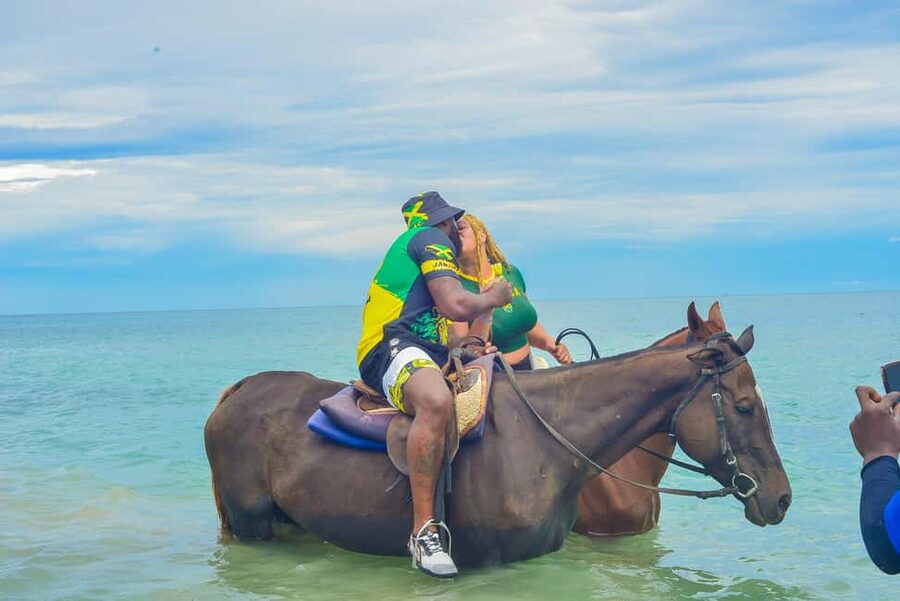 Horseback Riding and Dunn's River Falls Combo Tour - Who will enjoy this combination most