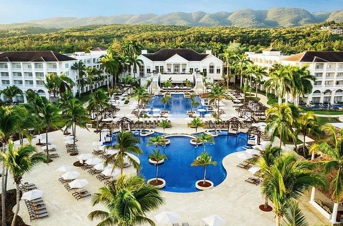 Hyatt Resort Airport Transfer - A private vehicle instead of a shared shuttle