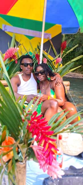 Jamaica Bamboo Rafting Experience with Limestone Massage - Meeting your driver and reaching the river