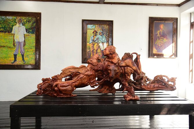 Jamaica Giants sculpture park, art galleries - Walking among the larger-than-life sculptures