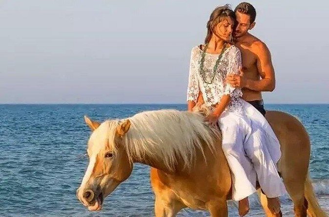 Jamaica Horse Ride Tour with Lunch and Shopping - Shopping for coffee, rum, and Jamaican souvenirs