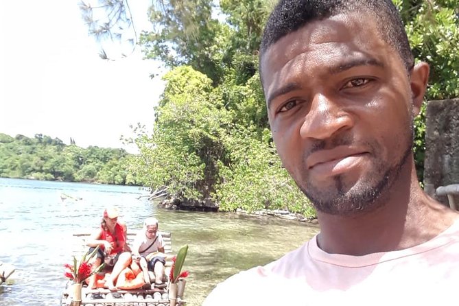 Jamaica Martha Brae Bamboo Rafting with Bus Transportation - Small details that improve the day
