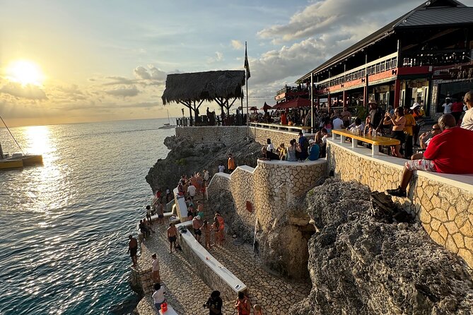 Jamaica’s longest Zipline and Rick’Cafe Tour with Transportion - Why the guide can shape the day