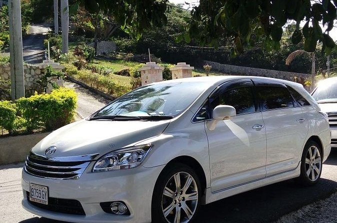 Kingston Airport Transfers to Runaway Bay - What the Three-Hour Ride Is Like