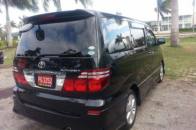 Kingston Airport Transfers to Runaway Bay - The Runaway Bay Arrival