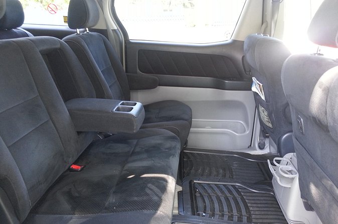 Kingston Airport Transfers to Runaway Bay - Drivers, Cleanliness, and Service
