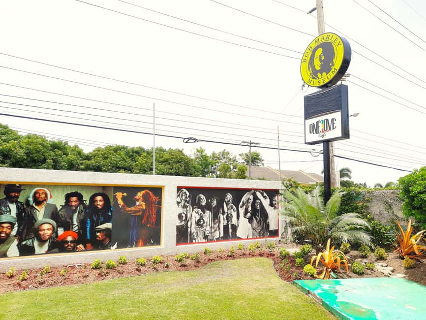 Kingston: Bob Marley Museum Tour from Ocho Rios - Entering the main house
