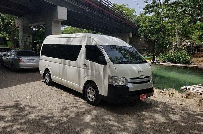 Kingston Private Airport Transfer - One-way or round-trip: choosing the better fit