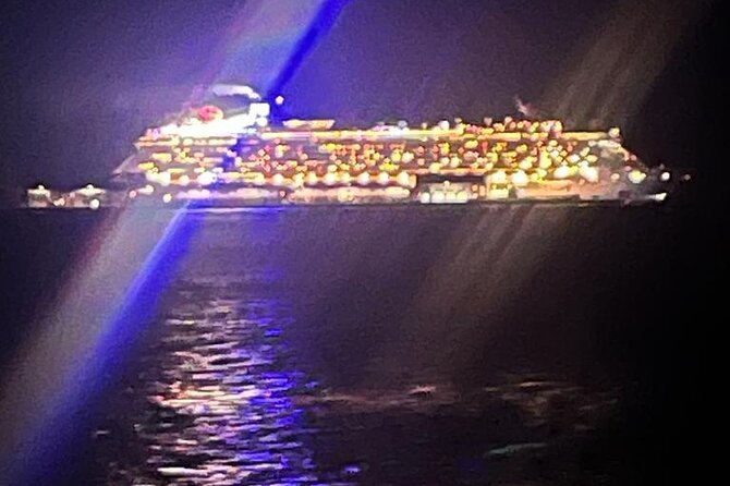 Luminous lagoon Dark night Tour from Ocho Rios and Runaway Bay Hotels - The short boat ride into the glowing water