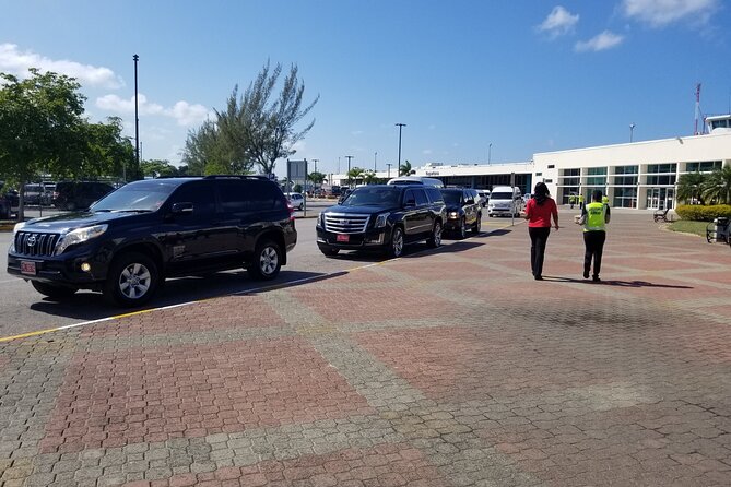 Luxury MBJ Airport Transfer to Montego Bay Hotels - A private ride between Montego Bay and MBJ Airport