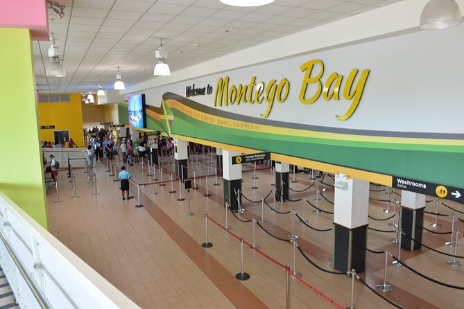 MBJ Airport Transfer to/ from Hotels - The Driver Commentary Can Turn a Transfer Into an Introduction