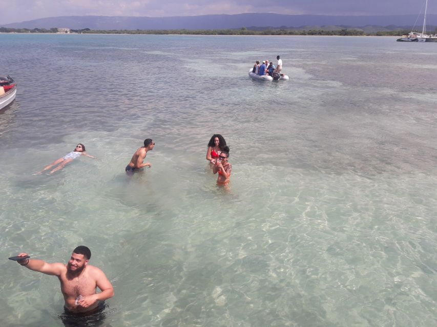 Montego Bay: 8-Hour Appleton & Pelican Bar Return Transfer - Through Black River to Floyd’s Pelican Bar