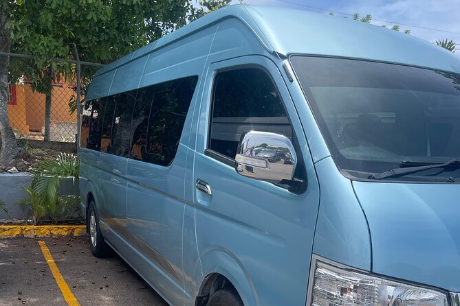 Montego Bay Airport and Hilton Rose Hall Resort Private Shuttle - Meeting your driver at Sangster International Airport