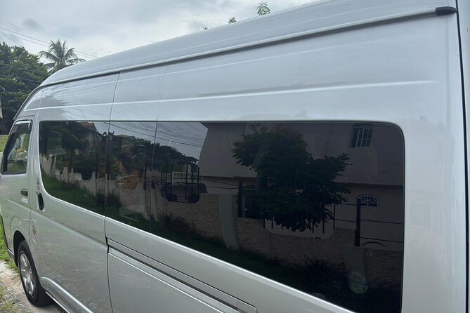 Montego Bay Airport and Riu Montego Bay Private Shuttle - Leaving Sangster International Airport Without the Usual Confusion