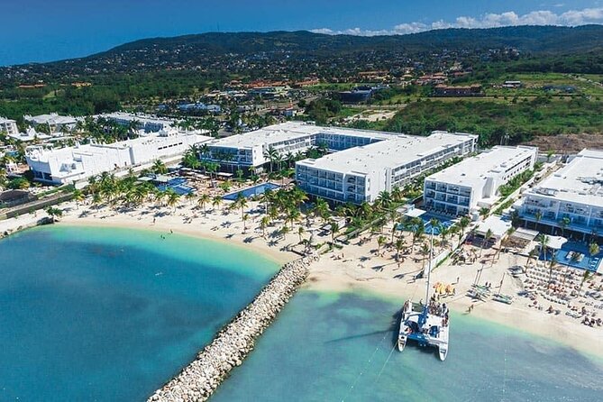 Montego Bay Airport and Riu Palace Jamaica Private Shuttle - Key points at a glance
