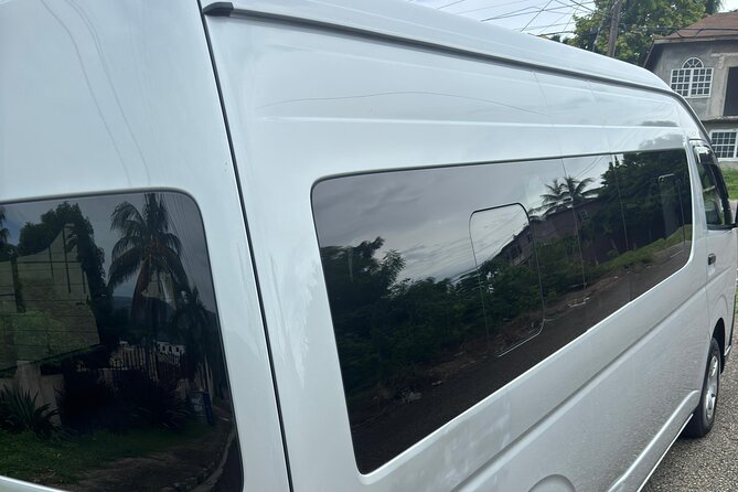 Montego Bay Airport and Sandals Ochi Beach Resort Private Shuttle - What the airport greeting adds