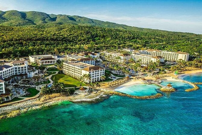 Montego Bay Airport Jamaica to Hotels in Montego Bay or Falmouth - A private start at Sangster International Airport