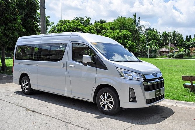 Montego Bay Airport (MBJ) - Moon Palace Jamaica - From Sangster Airport to the waiting vehicle