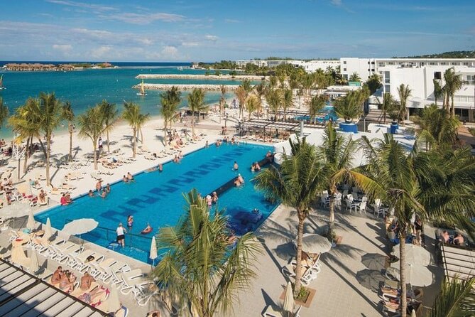 Montego Bay Airport Private Taxi to Princess Resorts - Why the optional shopping stop can be worth it