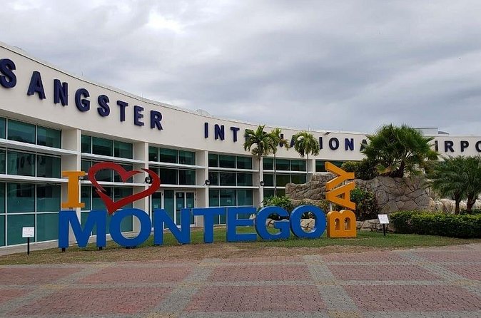 Montego Bay Airport Transfer to Kingston Hotels - Leaving Montego Bay Airport without the bus shuffle