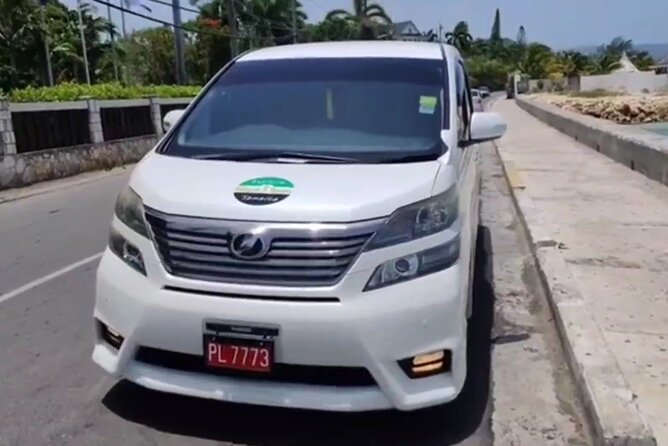 Montego Bay Airport Transfer to Resorts in Montego Bay - Finding Your Driver After Customs