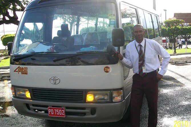 Montego Bay airport transfers - Drinks, local information, and the shape of the ride