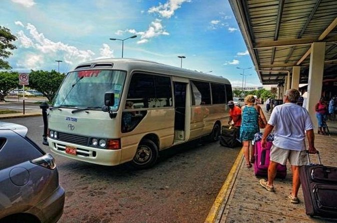 Montego Bay Airport Transfers to Negril Hotels - The drivers and the human side of the ride