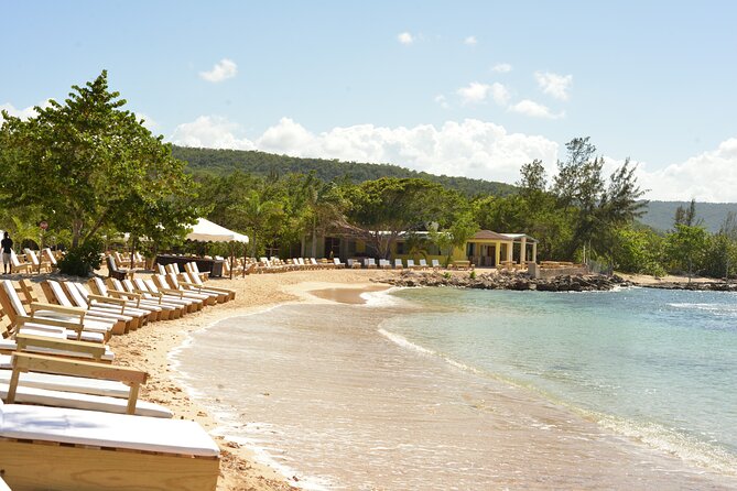 Montego Bay: Bamboo Beach Club with Lunch and Cocktails - The Cocktail Demonstration and Included Drinks