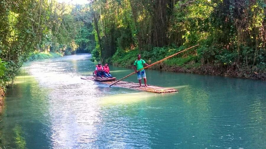 Montego Bay: Bamboo Raft Cruise on the Great River - Music, jerk chicken, and raft-side shopping